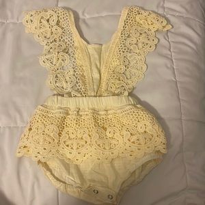 Crochet baby girl outfit new